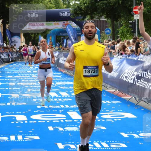 29.06.2025 - hella hamburg halbmarathon Zöllner http://msf.ph/oto/8186387 29.06.2025 10:33:36 Ziel 1053, 8312, 15326, 16931, 18731, 18854 meine-sportfotos.de