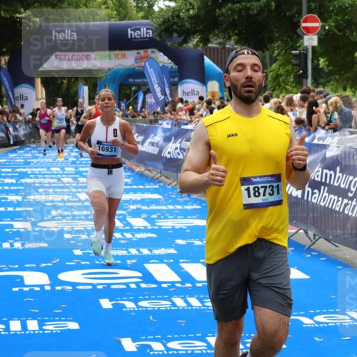 29.06.2025 - hella hamburg halbmarathon Zöllner http://msf.ph/oto/8186441 29.06.2025 10:33:36 Ziel 1053, 8312, 15326, 16931, 18731, 18854 meine-sportfotos.de