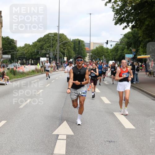 29.06.2025 - hella hamburg halbmarathon Yannick Fuchs http://msf.ph/oto/8186535 29.06.2025 10:29:57 20KM 57, 1344, 1562, 4740, 4944, 5269, 5554, 6704, 7466, 7867, 8901, 10771, 11559, 11898, 12044, 12204, 12751, 14629, 14952, 15390, 15391, 15991, 16140, 16177, 16695, 16811, 16963, 16964, 17022, 17643, 17826, 18183, 18220, 18237 meine-sportfotos.de
