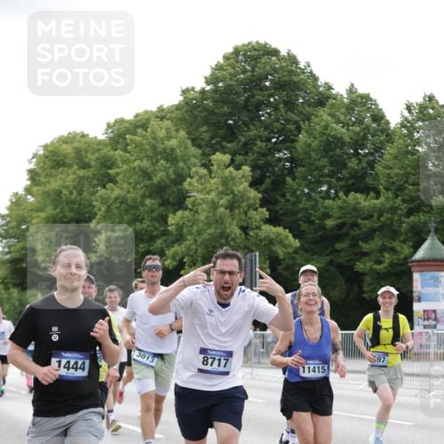 29.06.2025 - hella hamburg halbmarathon Jannik Wohlers http://msf.ph/oto/8186540 29.06.2025 10:23:36 Lombardsbrücke 1389, 1444, 1545, 2489, 3013, 3185, 3579, 4122, 4597, 4990, 4993, 5039, 5055, 5258, 5260, 5358, 5661, 5954, 7013, 7426, 8141, 8149, 8502, 8717, 9217, 9603, 11044, 11306, 11347, 11415, 11454, 14433, 14439, 15352, 17414, 17513, 17595, 18091, 18210, 18314, 18745, 18998, 19017 meine-sportfotos.de