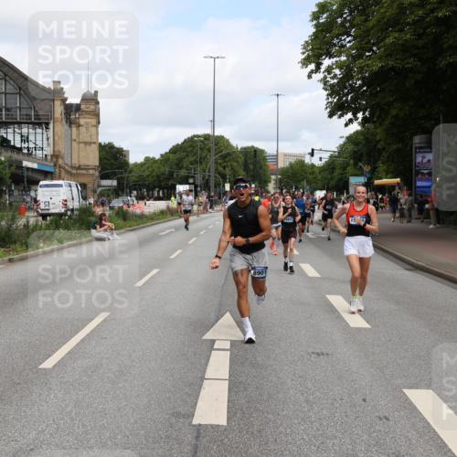 29.06.2025 - hella hamburg halbmarathon Yannick Fuchs http://msf.ph/oto/8186547 29.06.2025 10:29:57 20KM 57, 1344, 1562, 4740, 4944, 5269, 5554, 6704, 7466, 7867, 8901, 10771, 11559, 11898, 12044, 12204, 12751, 14629, 14952, 15390, 15391, 15991, 16140, 16177, 16695, 16811, 16963, 16964, 17022, 17643, 17826, 18183, 18220, 18237 meine-sportfotos.de
