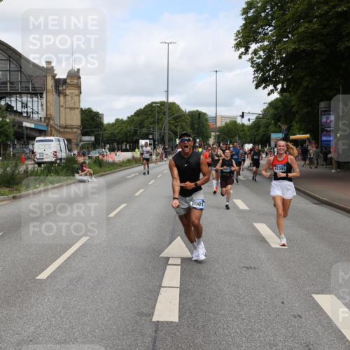 29.06.2025 - hella hamburg halbmarathon Yannick Fuchs http://msf.ph/oto/8186553 29.06.2025 10:29:57 20KM 57, 1344, 1562, 4740, 4944, 5269, 5554, 6704, 7466, 7867, 8901, 10771, 11559, 11898, 12044, 12204, 12751, 14629, 14952, 15390, 15391, 15991, 16140, 16177, 16695, 16811, 16963, 16964, 17022, 17643, 17826, 18183, 18220, 18237 meine-sportfotos.de