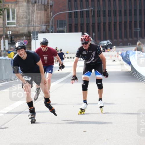 29.06.2025 - hella hamburg halbmarathon Strokosch-Dieckow http://msf.ph/oto/8186631 29.06.2025 09:26:56 Ziel 20220, 20281, 20283 meine-sportfotos.de