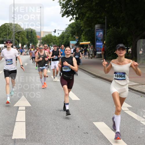 29.06.2025 - hella hamburg halbmarathon Yannick Fuchs http://msf.ph/oto/8186690 29.06.2025 10:29:59 20KM 57, 1344, 1562, 4050, 4740, 4944, 5269, 5554, 6704, 7466, 7867, 8901, 10771, 11559, 11898, 12044, 12204, 12751, 14629, 14841, 14952, 15390, 15391, 16140, 16177, 16695, 16811, 16963, 16964, 17022, 17643, 17826, 18183, 18220, 18237 meine-sportfotos.de