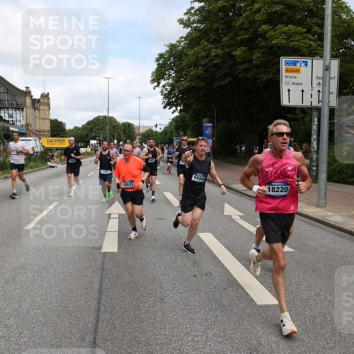 29.06.2025 - hella hamburg halbmarathon Yannick Fuchs http://msf.ph/oto/8186964 29.06.2025 10:30:03 20KM 57, 1344, 1889, 4050, 4740, 4944, 5269, 5554, 6704, 7466, 7867, 8901, 10771, 11559, 11898, 12044, 12204, 12751, 13798, 14629, 14841, 14952, 15390, 15391, 15931, 16177, 16695, 16811, 16964, 17022, 17643, 17826, 18183, 18220, 18237 meine-sportfotos.de