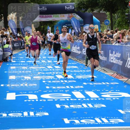 29.06.2025 - hella hamburg halbmarathon Zöllner http://msf.ph/oto/8187060 29.06.2025 10:33:41 Ziel 1053, 1396, 2836, 8312, 12595, 14975, 16755, 17191, 18854 meine-sportfotos.de