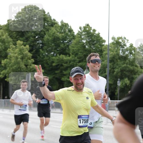 29.06.2025 - hella hamburg halbmarathon Jannik Wohlers http://msf.ph/oto/8187107 29.06.2025 10:23:37 Lombardsbrücke 1389, 1444, 1545, 2489, 3013, 3185, 3579, 4122, 4597, 4990, 4993, 5039, 5055, 5258, 5260, 5358, 5661, 5954, 7013, 7426, 8141, 8149, 8502, 8717, 9217, 9603, 11044, 11306, 11347, 11415, 14433, 14439, 15352, 15456, 17262, 17414, 17513, 17595, 18091, 18210, 18745, 18998, 19017 meine-sportfotos.de