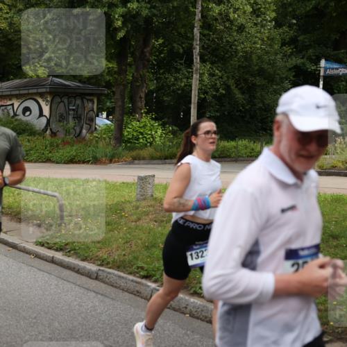29.06.2025 - hella hamburg halbmarathon Yannick Fuchs http://msf.ph/oto/8187126 29.06.2025 10:43:40 20KM 1094, 1342, 1476, 2013, 2504, 2516, 2592, 2596, 2706, 2878, 2889, 2937, 3060, 3692, 4017, 4832, 5460, 5978, 6115, 6158, 7297, 7332, 7657, 8112, 8437, 9038, 9126, 9200, 9463, 9491, 9597, 9619, 9695, 9723, 9924, 9965, 10189, 11340, 11519, 11819, 11977, 12035, 12271, 12670, 13233, 13688, 13690, 14526, 14838, 15422, 15519, 15523, 16114, 16653, 16731, 16738, 16843, 16891, 17753, 17908, 18058, 18842, 18926, 18960, 19109 meine-sportfotos.de