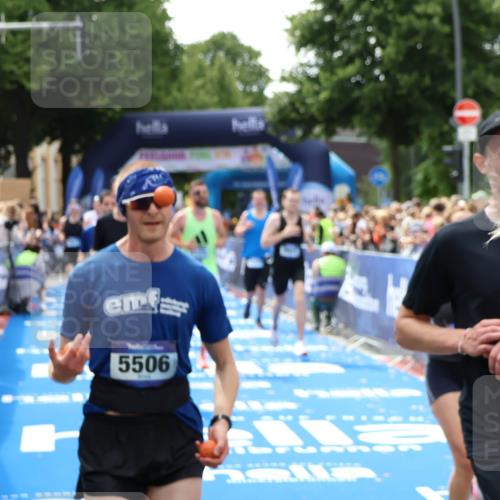 29.06.2025 - hella hamburg halbmarathon Zöllner http://msf.ph/oto/8187141 29.06.2025 10:43:34 Ziel 3928, 4080, 5124, 5436, 5506, 7635, 8664, 9931, 10246, 11648, 12623, 14484, 16338, 18513, 18775, 18810, 18942, 19229 meine-sportfotos.de