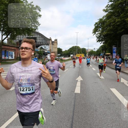 29.06.2025 - hella hamburg halbmarathon Yannick Fuchs http://msf.ph/oto/8187201 29.06.2025 10:30:07 20KM 57, 1344, 1889, 4050, 4740, 4944, 5269, 5554, 6704, 7466, 7867, 8901, 10771, 11559, 11898, 12044, 12751, 13798, 14629, 14841, 15390, 15391, 15931, 16177, 16695, 16811, 16964, 17022, 17643, 17826, 18183, 18220, 18237 meine-sportfotos.de