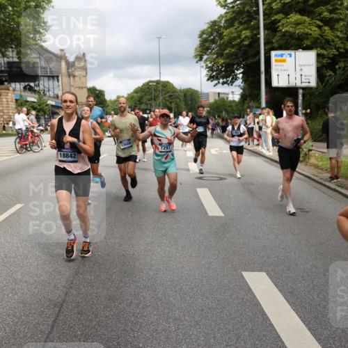 29.06.2025 - hella hamburg halbmarathon Yannick Fuchs http://msf.ph/oto/8187212 29.06.2025 10:43:41 20KM 1342, 1476, 2013, 2504, 2516, 2592, 2596, 2706, 2878, 2889, 2937, 3060, 3692, 4017, 4832, 5460, 5978, 6115, 6158, 7100, 7297, 7332, 7657, 8112, 8437, 9038, 9126, 9200, 9463, 9491, 9597, 9619, 9695, 9723, 9924, 9965, 10189, 11340, 11519, 11819, 11977, 12035, 12271, 12670, 13233, 13688, 13690, 14526, 14838, 15422, 15519, 15523, 16114, 16653, 16731, 16738, 16843, 16877, 16891, 17753, 17908, 18058, 18842, 18926, 18960, 19109 meine-sportfotos.de