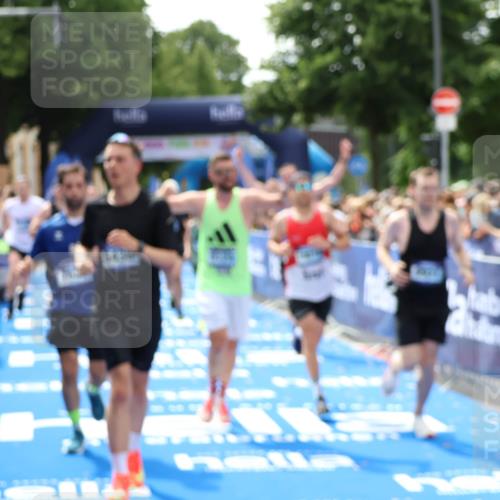 29.06.2025 - hella hamburg halbmarathon Zöllner http://msf.ph/oto/8187216 29.06.2025 10:43:36 Ziel 4080, 5124, 5436, 7635, 9931, 10246, 11648, 12623, 13996, 14484, 14690, 16338, 17912, 18513, 18775, 18810, 19229 meine-sportfotos.de