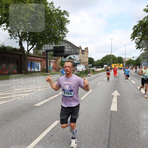 29.06.2025 - hella hamburg halbmarathon Yannick Fuchs http://msf.ph/oto/8187241 29.06.2025 10:30:07 20KM 57, 1344, 1889, 4050, 4740, 4944, 5269, 5554, 6704, 7466, 7867, 8901, 10771, 11559, 11898, 12044, 12751, 13798, 14629, 14841, 15390, 15391, 15931, 16177, 16695, 16811, 16964, 17022, 17643, 17826, 18183, 18220, 18237 meine-sportfotos.de