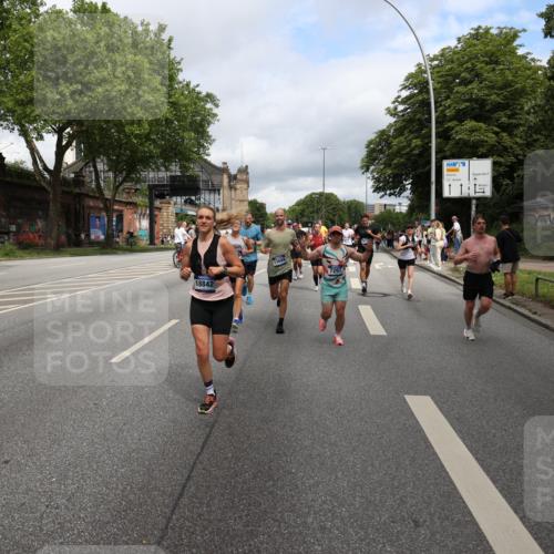 29.06.2025 - hella hamburg halbmarathon Yannick Fuchs http://msf.ph/oto/8187245 29.06.2025 10:43:41 20KM 1342, 1476, 2013, 2504, 2516, 2592, 2596, 2706, 2878, 2889, 2937, 3060, 3692, 4017, 4832, 5460, 5978, 6115, 6158, 7100, 7297, 7332, 7657, 8112, 8437, 9038, 9126, 9200, 9463, 9491, 9597, 9619, 9695, 9723, 9924, 9965, 10189, 11340, 11519, 11819, 11977, 12035, 12271, 12670, 13233, 13688, 13690, 14526, 14838, 15422, 15519, 15523, 16114, 16653, 16731, 16738, 16843, 16877, 16891, 17753, 17908, 18058, 18842, 18926, 18960, 19109 meine-sportfotos.de