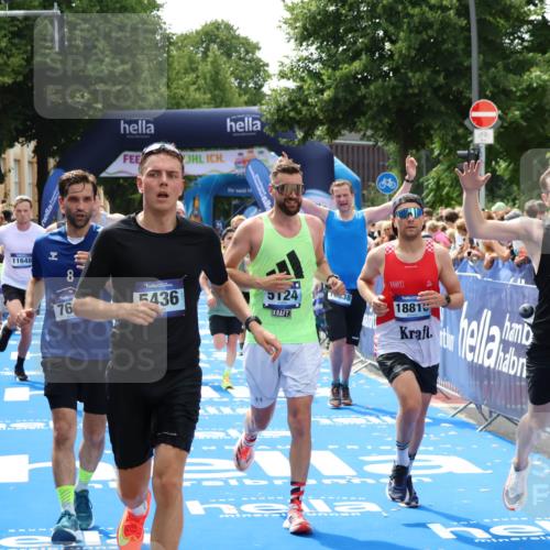 29.06.2025 - hella hamburg halbmarathon Zöllner http://msf.ph/oto/8187267 29.06.2025 10:43:36 Ziel 4080, 5124, 5436, 7635, 9931, 10246, 11648, 12623, 13996, 14484, 14690, 16338, 17912, 18513, 18775, 18810, 19229 meine-sportfotos.de