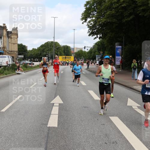 29.06.2025 - hella hamburg halbmarathon Yannick Fuchs http://msf.ph/oto/8187269 29.06.2025 10:30:07 20KM 57, 1344, 1889, 4050, 4740, 4944, 5269, 5554, 6704, 7466, 7867, 8901, 10771, 11559, 11898, 12044, 12751, 13798, 14629, 14841, 15390, 15391, 15931, 16177, 16695, 16811, 16964, 17022, 17643, 17826, 18183, 18220, 18237 meine-sportfotos.de
