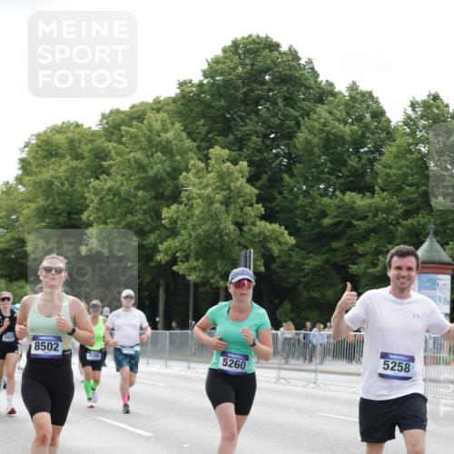 29.06.2025 - hella hamburg halbmarathon Jannik Wohlers http://msf.ph/oto/8187279 29.06.2025 10:23:39 Lombardsbrücke 1389, 1444, 3013, 3185, 3579, 4122, 4597, 4990, 4993, 5039, 5258, 5260, 5661, 5954, 7013, 7426, 7920, 8141, 8149, 8187, 8502, 8717, 9217, 9603, 11306, 11347, 11415, 14433, 14439, 15352, 15456, 17147, 17262, 17414, 17513, 17595, 18132, 18210, 18745, 18998 meine-sportfotos.de