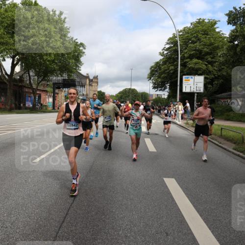 29.06.2025 - hella hamburg halbmarathon Yannick Fuchs http://msf.ph/oto/8187283 29.06.2025 10:43:41 20KM 1342, 1476, 2013, 2504, 2516, 2592, 2596, 2706, 2878, 2889, 2937, 3060, 3692, 4017, 4832, 5460, 5978, 6115, 6158, 7100, 7297, 7332, 7657, 8112, 8437, 9038, 9126, 9200, 9463, 9491, 9597, 9619, 9695, 9723, 9924, 9965, 10189, 11340, 11519, 11819, 11977, 12035, 12271, 12670, 13233, 13688, 13690, 14526, 14838, 15422, 15519, 15523, 16114, 16653, 16731, 16738, 16843, 16877, 16891, 17753, 17908, 18058, 18842, 18926, 18960, 19109 meine-sportfotos.de