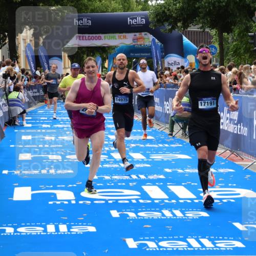 29.06.2025 - hella hamburg halbmarathon Zöllner http://msf.ph/oto/8187314 29.06.2025 10:33:44 Ziel 1053, 1396, 2836, 4246, 5193, 12595, 14975, 16755, 17191 meine-sportfotos.de