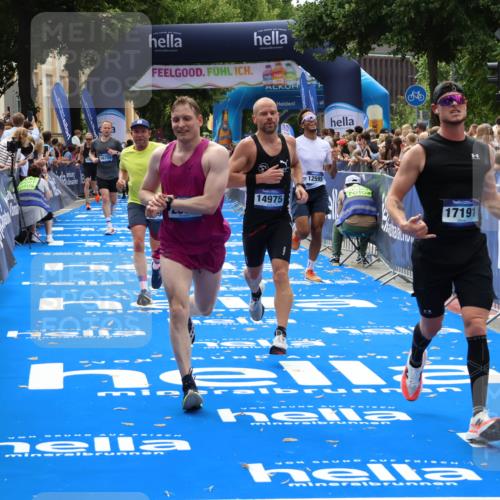 29.06.2025 - hella hamburg halbmarathon Zöllner http://msf.ph/oto/8187331 29.06.2025 10:33:45 Ziel 1396, 2746, 2836, 4246, 5193, 12595, 14975, 16755, 17191 meine-sportfotos.de