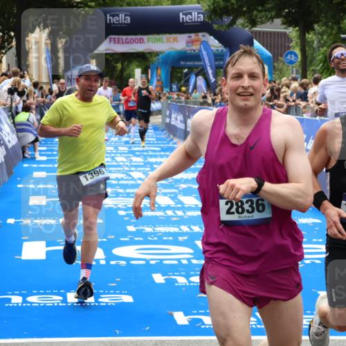 29.06.2025 - hella hamburg halbmarathon Zöllner http://msf.ph/oto/8187391 29.06.2025 10:33:46 Ziel 1396, 2228, 2746, 2836, 4246, 5193, 12595, 14975, 16755, 17191 meine-sportfotos.de