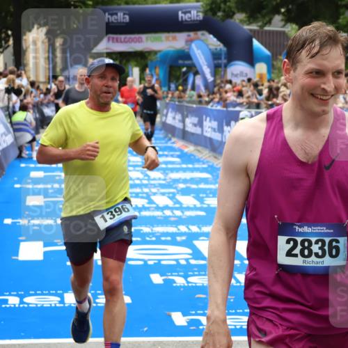 29.06.2025 - hella hamburg halbmarathon Zöllner http://msf.ph/oto/8187407 29.06.2025 10:33:47 Ziel 1396, 1743, 2228, 2243, 2746, 4246, 5193, 12595, 13771, 14310, 14466, 16755 meine-sportfotos.de
