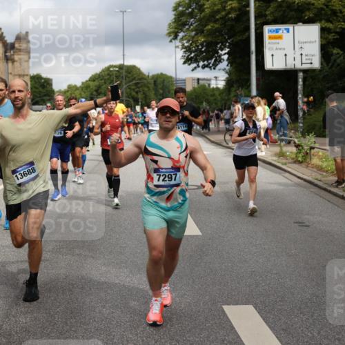 29.06.2025 - hella hamburg halbmarathon Yannick Fuchs http://msf.ph/oto/8187416 29.06.2025 10:43:42 20KM 1342, 1476, 2013, 2504, 2516, 2592, 2596, 2706, 2878, 2889, 2937, 3060, 3562, 3692, 4017, 4832, 5460, 5978, 6115, 6158, 7100, 7297, 7332, 7657, 8112, 8437, 9038, 9126, 9200, 9463, 9491, 9597, 9619, 9695, 9723, 9924, 9965, 10189, 11340, 11519, 11819, 11977, 12035, 12271, 12670, 13233, 13688, 13690, 13976, 14526, 14838, 15422, 15519, 15523, 16114, 16653, 16731, 16738, 16843, 16877, 16891, 17753, 17908, 18058, 18350, 18842, 18926, 18960, 19109 meine-sportfotos.de