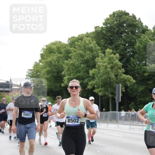 29.06.2025 - hella hamburg halbmarathon Jannik Wohlers http://msf.ph/oto/8187422 29.06.2025 10:23:39 Lombardsbrücke 1389, 1444, 3013, 3185, 3579, 4122, 4597, 4990, 4993, 5039, 5258, 5260, 5661, 5954, 7013, 7426, 7920, 8141, 8149, 8187, 8502, 8717, 9217, 9603, 11306, 11347, 11415, 14433, 14439, 15352, 15456, 17147, 17262, 17414, 17513, 17595, 18132, 18210, 18745, 18998 meine-sportfotos.de
