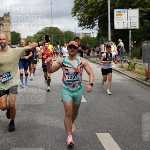 29.06.2025 - hella hamburg halbmarathon Yannick Fuchs http://msf.ph/oto/8187454 29.06.2025 10:43:42 20KM 1342, 1476, 2013, 2504, 2516, 2592, 2596, 2706, 2878, 2889, 2937, 3060, 3562, 3692, 4017, 4832, 5460, 5978, 6115, 6158, 7100, 7297, 7332, 7657, 8112, 8437, 9038, 9126, 9200, 9463, 9491, 9597, 9619, 9695, 9723, 9924, 9965, 10189, 11340, 11519, 11819, 11977, 12035, 12271, 12670, 13233, 13688, 13690, 13976, 14526, 14838, 15422, 15519, 15523, 16114, 16653, 16731, 16738, 16843, 16877, 16891, 17753, 17908, 18058, 18350, 18842, 18926, 18960, 19109 meine-sportfotos.de