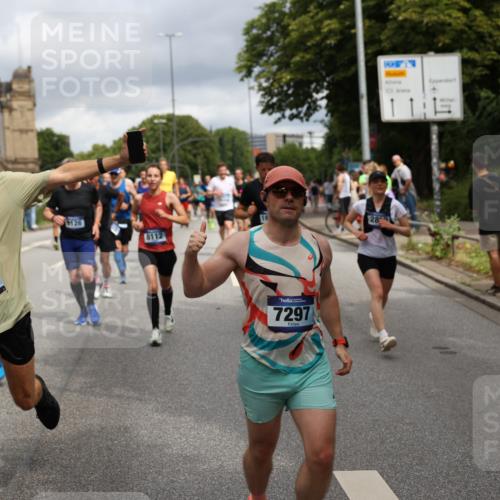29.06.2025 - hella hamburg halbmarathon Yannick Fuchs http://msf.ph/oto/8187485 29.06.2025 10:43:42 20KM 1342, 1476, 2013, 2504, 2516, 2592, 2596, 2706, 2878, 2889, 2937, 3060, 3562, 3692, 4017, 4832, 5460, 5978, 6115, 6158, 7100, 7297, 7332, 7657, 8112, 8437, 9038, 9126, 9200, 9463, 9491, 9597, 9619, 9695, 9723, 9924, 9965, 10189, 11340, 11519, 11819, 11977, 12035, 12271, 12670, 13233, 13688, 13690, 13976, 14526, 14838, 15422, 15519, 15523, 16114, 16653, 16731, 16738, 16843, 16877, 16891, 17753, 17908, 18058, 18350, 18842, 18926, 18960, 19109 meine-sportfotos.de