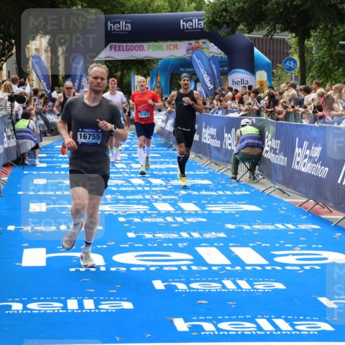 29.06.2025 - hella hamburg halbmarathon Zöllner http://msf.ph/oto/8187548 29.06.2025 10:33:49 Ziel 1743, 2228, 2243, 2746, 4246, 5193, 13771, 14310, 14466, 16243, 16755 meine-sportfotos.de