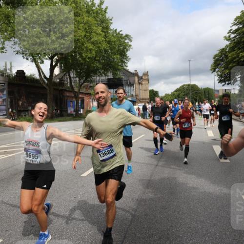 29.06.2025 - hella hamburg halbmarathon Yannick Fuchs http://msf.ph/oto/8187551 29.06.2025 10:43:43 20KM 1342, 1476, 2013, 2504, 2516, 2592, 2596, 2706, 2878, 2889, 2937, 3060, 3543, 3562, 3692, 4017, 4832, 5460, 5978, 6115, 6158, 7100, 7297, 7332, 7657, 8112, 8437, 9038, 9126, 9200, 9463, 9491, 9597, 9619, 9695, 9723, 9924, 9965, 10189, 11339, 11340, 11519, 11819, 11977, 12035, 12271, 12670, 13159, 13233, 13688, 13690, 13976, 14526, 14838, 15519, 15523, 16114, 16653, 16731, 16738, 16843, 16877, 16891, 17001, 17753, 17908, 18058, 18350, 18842, 18926, 18960, 19109 meine-sportfotos.de