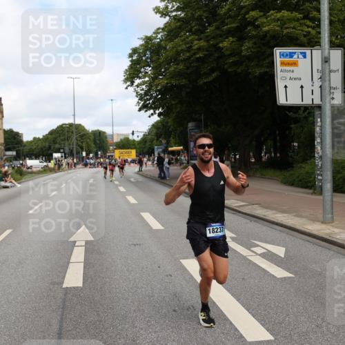 29.06.2025 - hella hamburg halbmarathon Yannick Fuchs http://msf.ph/oto/8187601 29.06.2025 10:30:12 20KM 57, 1344, 1889, 4050, 4740, 4944, 5269, 6704, 7466, 10771, 11559, 11898, 12044, 12751, 13252, 13798, 14841, 15390, 15415, 15701, 15931, 15959, 16123, 16177, 16695, 17022, 17826, 18183, 18237, 18259 meine-sportfotos.de