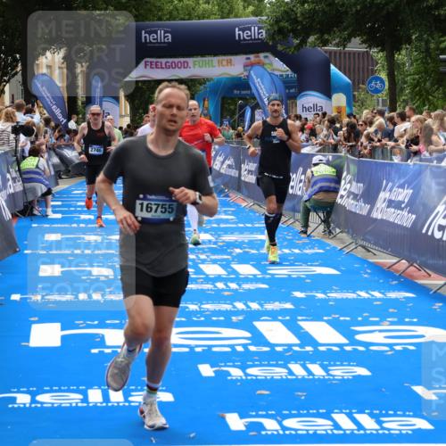 29.06.2025 - hella hamburg halbmarathon Zöllner http://msf.ph/oto/8187625 29.06.2025 10:33:50 Ziel 1743, 2228, 2243, 2746, 4246, 5193, 13771, 14310, 14466, 16243, 16755 meine-sportfotos.de
