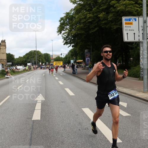 29.06.2025 - hella hamburg halbmarathon Yannick Fuchs http://msf.ph/oto/8187631 29.06.2025 10:30:12 20KM 57, 1344, 1889, 4050, 4740, 4944, 5269, 6704, 7466, 10771, 11559, 11898, 12044, 12751, 13252, 13798, 14841, 15390, 15415, 15701, 15931, 15959, 16123, 16177, 16695, 17022, 17826, 18183, 18237, 18259 meine-sportfotos.de