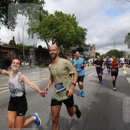 29.06.2025 - hella hamburg halbmarathon Yannick Fuchs http://msf.ph/oto/8187703 29.06.2025 10:43:43 20KM 1342, 1476, 2013, 2504, 2516, 2592, 2596, 2706, 2878, 2889, 2937, 3060, 3543, 3562, 3692, 4017, 4832, 5460, 5978, 6115, 6158, 7100, 7297, 7332, 7657, 8112, 8437, 9038, 9126, 9200, 9463, 9491, 9597, 9619, 9695, 9723, 9924, 9965, 10189, 11339, 11340, 11519, 11819, 11977, 12035, 12271, 12670, 13159, 13233, 13688, 13690, 13976, 14526, 14838, 15519, 15523, 16114, 16653, 16731, 16738, 16843, 16877, 16891, 17001, 17753, 17908, 18058, 18350, 18842, 18926, 18960, 19109 meine-sportfotos.de