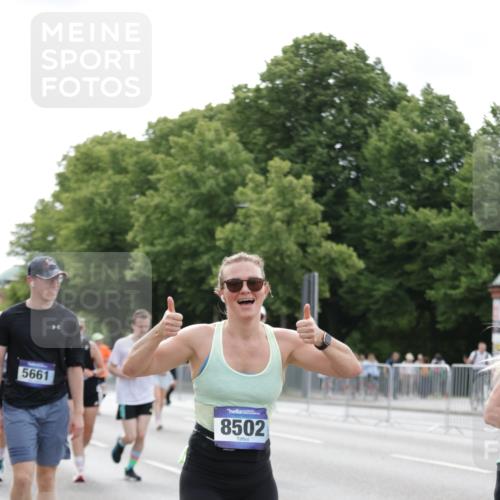 29.06.2025 - hella hamburg halbmarathon Jannik Wohlers http://msf.ph/oto/8187741 29.06.2025 10:23:40 Lombardsbrücke 1389, 1444, 3013, 3185, 3579, 4122, 4597, 4684, 4990, 4993, 5039, 5258, 5260, 5661, 5954, 7013, 7426, 7920, 8141, 8149, 8187, 8502, 8717, 9217, 9603, 11306, 11347, 11415, 14433, 14439, 15352, 15456, 17147, 17262, 17414, 17513, 17595, 18132, 18210, 18745, 18998 meine-sportfotos.de