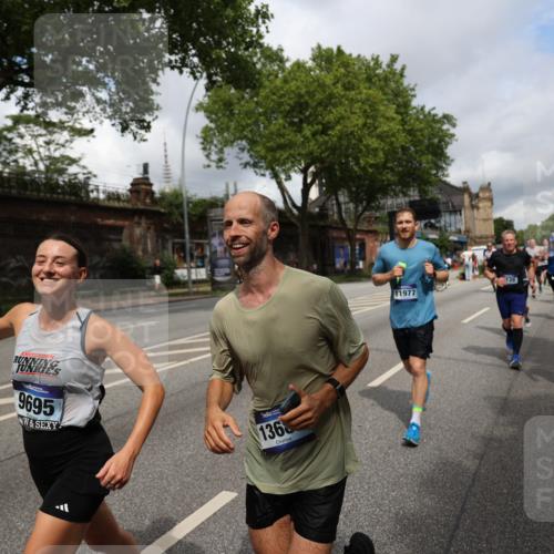 29.06.2025 - hella hamburg halbmarathon Yannick Fuchs http://msf.ph/oto/8187769 29.06.2025 10:43:43 20KM 1342, 1476, 2013, 2504, 2516, 2592, 2596, 2706, 2878, 2889, 2937, 3060, 3543, 3562, 3692, 4017, 4832, 5460, 5978, 6115, 6158, 7100, 7297, 7332, 7657, 8112, 8437, 9038, 9126, 9200, 9463, 9491, 9597, 9619, 9695, 9723, 9924, 9965, 10189, 11339, 11340, 11519, 11819, 11977, 12035, 12271, 12670, 13159, 13233, 13688, 13690, 13976, 14526, 14838, 15519, 15523, 16114, 16653, 16731, 16738, 16843, 16877, 16891, 17001, 17753, 17908, 18058, 18350, 18842, 18926, 18960, 19109 meine-sportfotos.de