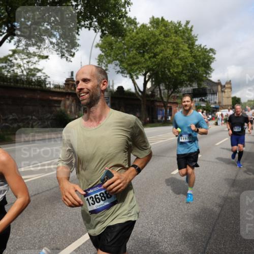 29.06.2025 - hella hamburg halbmarathon Yannick Fuchs http://msf.ph/oto/8187786 29.06.2025 10:43:43 20KM 1342, 1476, 2013, 2504, 2516, 2592, 2596, 2706, 2878, 2889, 2937, 3060, 3543, 3562, 3692, 4017, 4832, 5460, 5978, 6115, 6158, 7100, 7297, 7332, 7657, 8112, 8437, 9038, 9126, 9200, 9463, 9491, 9597, 9619, 9695, 9723, 9924, 9965, 10189, 11339, 11340, 11519, 11819, 11977, 12035, 12271, 12670, 13159, 13233, 13688, 13690, 13976, 14526, 14838, 15519, 15523, 16114, 16653, 16731, 16738, 16843, 16877, 16891, 17001, 17753, 17908, 18058, 18350, 18842, 18926, 18960, 19109 meine-sportfotos.de