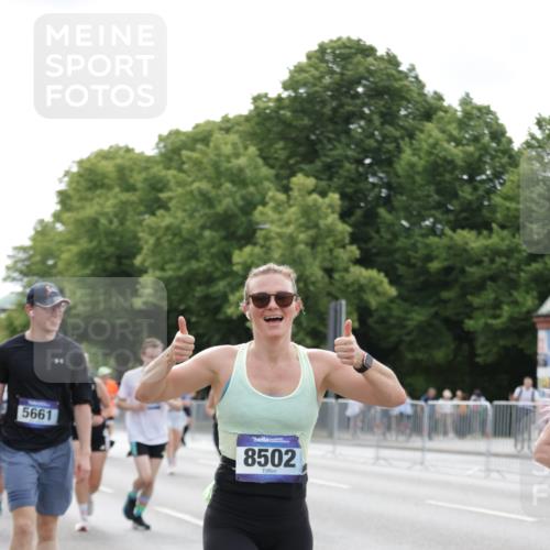 29.06.2025 - hella hamburg halbmarathon Jannik Wohlers http://msf.ph/oto/8187790 29.06.2025 10:23:40 Lombardsbrücke 1389, 1444, 3013, 3185, 3579, 4122, 4597, 4684, 4990, 4993, 5039, 5258, 5260, 5661, 5954, 7013, 7426, 7920, 8141, 8149, 8187, 8502, 8717, 9217, 9603, 11306, 11347, 11415, 14433, 14439, 15352, 15456, 17147, 17262, 17414, 17513, 17595, 18132, 18210, 18745, 18998 meine-sportfotos.de