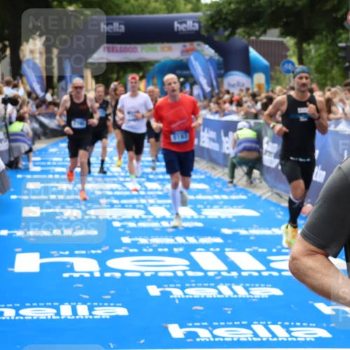29.06.2025 - hella hamburg halbmarathon Zöllner http://msf.ph/oto/8187791 29.06.2025 10:33:51 Ziel 1743, 2228, 2243, 2746, 4246, 5193, 10865, 13771, 14310, 14466, 16243 meine-sportfotos.de