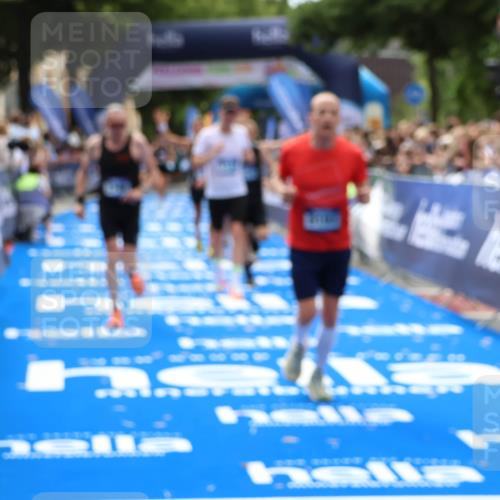 29.06.2025 - hella hamburg halbmarathon Zöllner http://msf.ph/oto/8187917 29.06.2025 10:33:52 Ziel 1743, 2228, 2243, 2746, 4246, 5193, 10865, 13771, 14310, 14466, 16243 meine-sportfotos.de