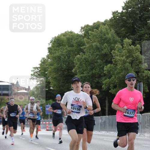 29.06.2025 - hella hamburg halbmarathon Jannik Wohlers http://msf.ph/oto/8187920 29.06.2025 09:44:25 Lombardsbrücke 1065, 1827, 2021, 3201, 3845, 4678, 5367, 7349, 8473, 8731, 10156, 10848, 12287, 12337, 12369, 13838, 13956, 15268, 15583, 15880, 16377, 16508, 16736, 17354, 18567, 18874 meine-sportfotos.de