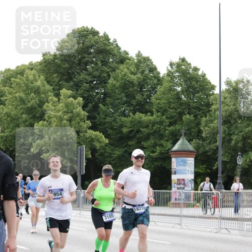 29.06.2025 - hella hamburg halbmarathon Jannik Wohlers http://msf.ph/oto/8187991 29.06.2025 10:23:42 Lombardsbrücke 1005, 1009, 1389, 1444, 3013, 3185, 3285, 3579, 4597, 4684, 4993, 5039, 5258, 5260, 5661, 5954, 7013, 7426, 7920, 8141, 8187, 8502, 8717, 9217, 9603, 11306, 11347, 11415, 14433, 14439, 15352, 15456, 16345, 17147, 17262, 17414, 17559, 17560, 17595, 18109, 18132, 18210 meine-sportfotos.de