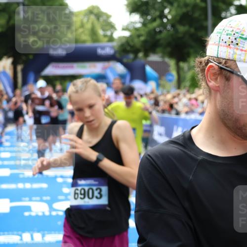 29.06.2025 - hella hamburg halbmarathon Zöllner http://msf.ph/oto/8188010 29.06.2025 10:43:50 Ziel 1976, 3437, 5624, 5692, 6903, 6991, 7185, 9043, 9159, 9374, 11153, 11778, 11848, 13897, 14201, 14210, 15512, 16062, 16105, 18650, 19090 meine-sportfotos.de