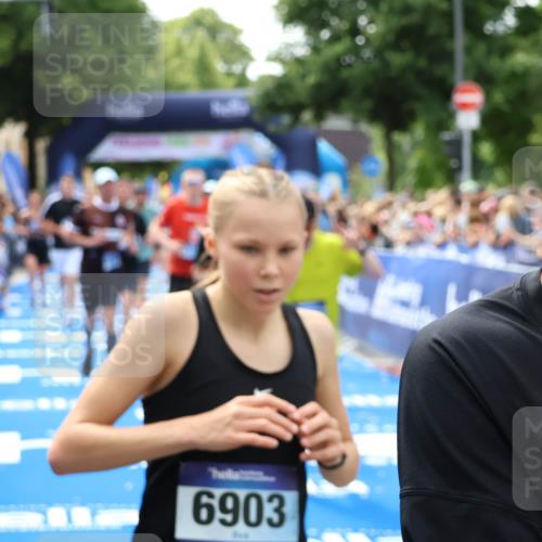 29.06.2025 - hella hamburg halbmarathon Zöllner http://msf.ph/oto/8188044 29.06.2025 10:43:51 Ziel 1976, 3437, 3697, 5624, 5692, 6991, 7185, 9043, 9159, 9374, 11153, 11778, 11848, 13897, 14861, 15512, 16062, 16105, 18650, 19090 meine-sportfotos.de