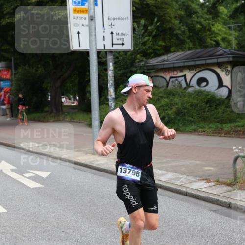 29.06.2025 - hella hamburg halbmarathon Yannick Fuchs http://msf.ph/oto/8188049 29.06.2025 10:30:27 20KM 1889, 3843, 4050, 4062, 6032, 10384, 10477, 10877, 12462, 12514, 13252, 13419, 13798, 14789, 14841, 15161, 15415, 15701, 15931, 15959, 16119, 16123, 17612, 18259, 18841 meine-sportfotos.de
