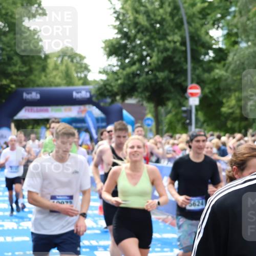 29.06.2025 - hella hamburg halbmarathon Zöllner http://msf.ph/oto/8188175 29.06.2025 10:43:58 Ziel 3697, 3907, 4981, 5624, 5692, 8063, 8145, 8900, 9043, 10493, 10596, 11809, 12438, 12966, 14861, 15383, 16549, 17376, 17403, 18678 meine-sportfotos.de