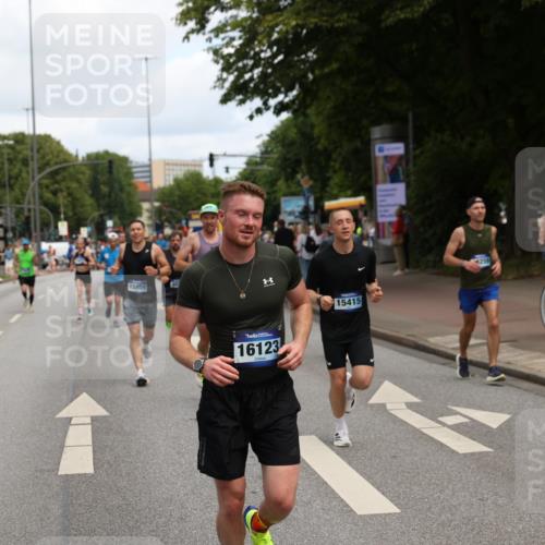 29.06.2025 - hella hamburg halbmarathon Yannick Fuchs http://msf.ph/oto/8188198 29.06.2025 10:30:30 20KM 1889, 3843, 4062, 6032, 10384, 10477, 10877, 12462, 12514, 13252, 13343, 13419, 13798, 14789, 14875, 15161, 15415, 15701, 15931, 15959, 16119, 16123, 17612, 18259, 18841 meine-sportfotos.de