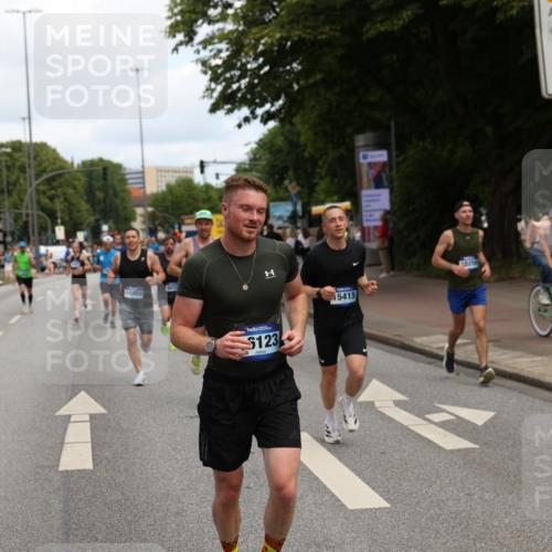 29.06.2025 - hella hamburg halbmarathon Yannick Fuchs http://msf.ph/oto/8188207 29.06.2025 10:30:30 20KM 1889, 3843, 4062, 6032, 10384, 10477, 10877, 12462, 12514, 13252, 13343, 13419, 13798, 14789, 14875, 15161, 15415, 15701, 15931, 15959, 16119, 16123, 17612, 18259, 18841 meine-sportfotos.de